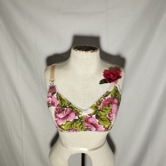 Bras - Picture 2 of 3